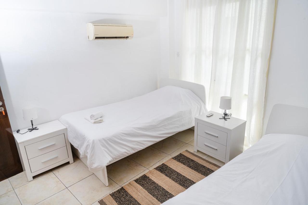 Private Room In Shared Flat Nicosia Exterior photo