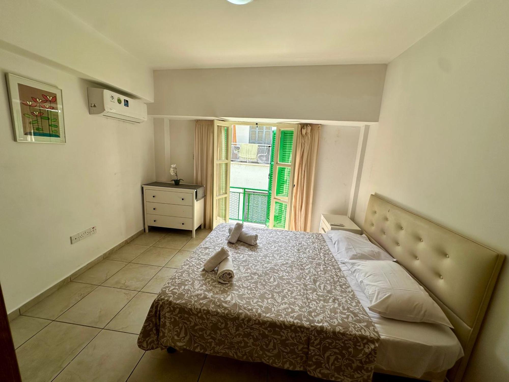 Private Room In Shared Flat Nicosia Exterior photo